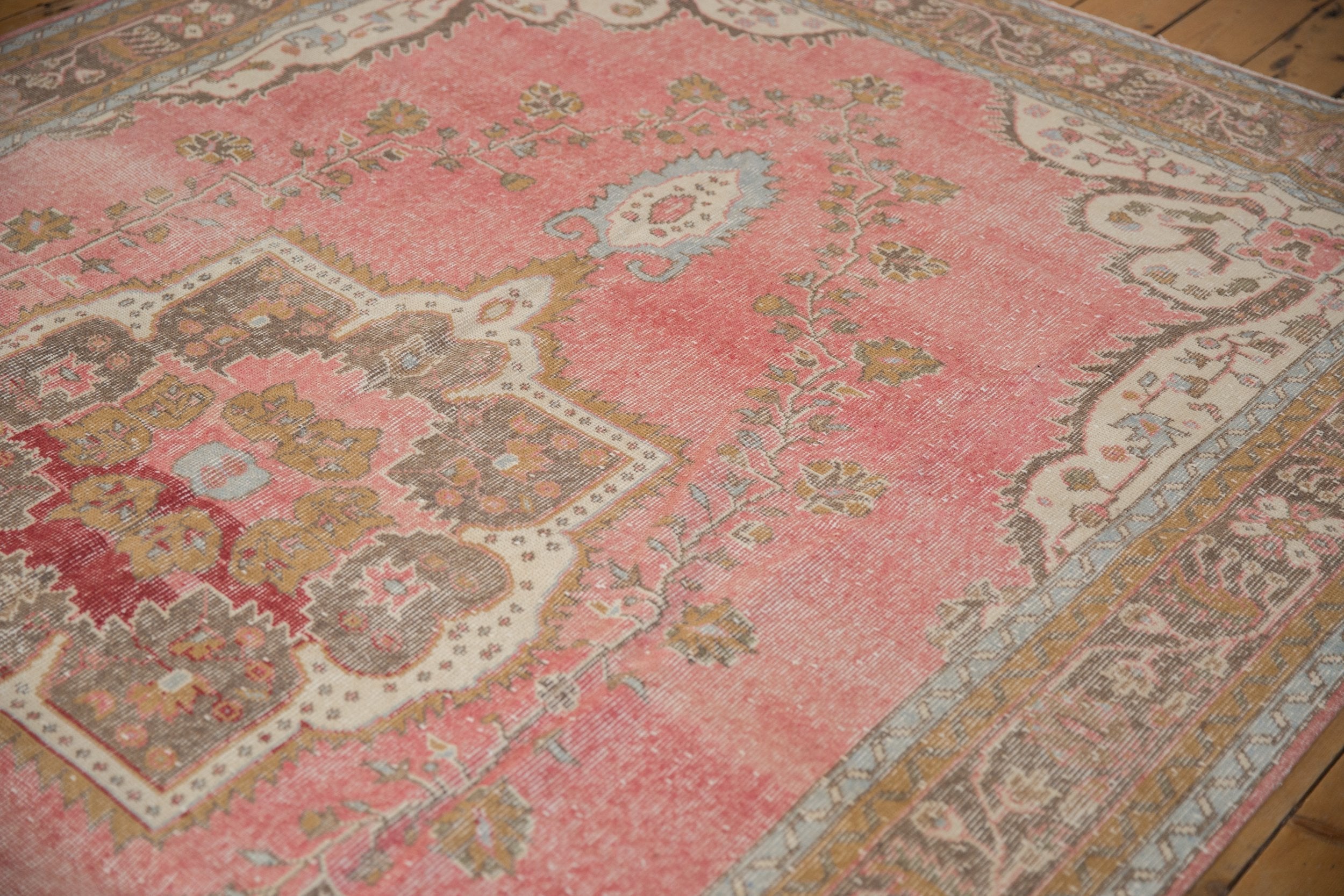 6.5x10 Vintage Distressed Sparta Carpet