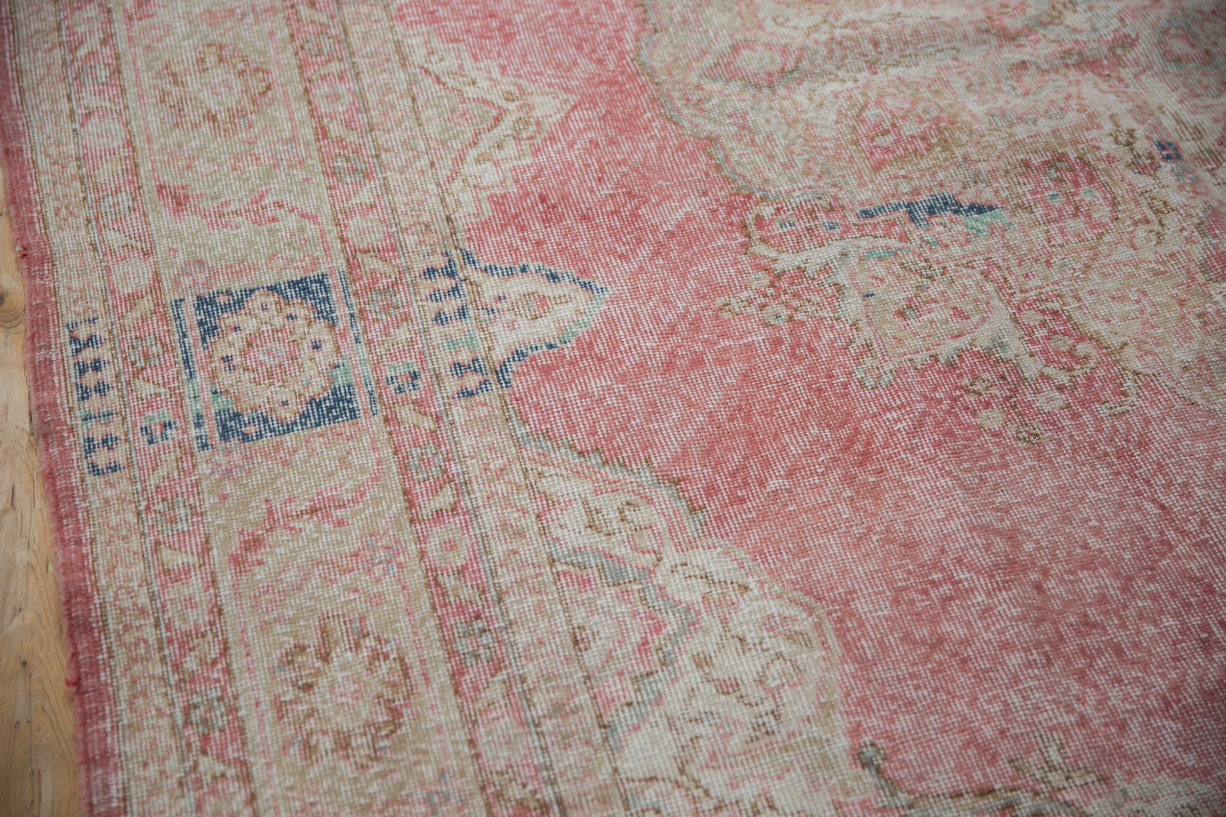 7x10.5 Vintage Distressed Sparta Carpet