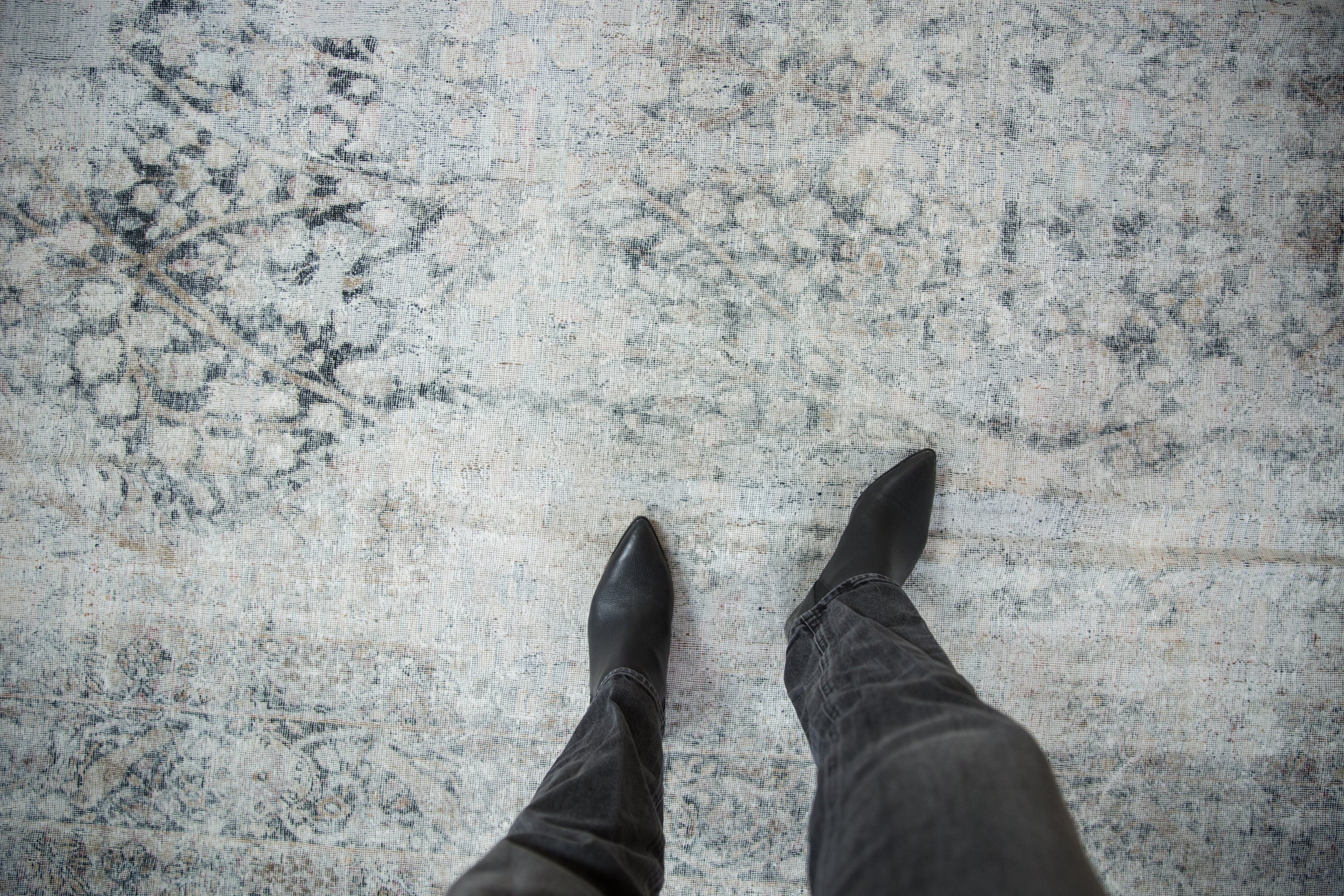 8.5x13.5 Antique Distressed Kerman Carpet