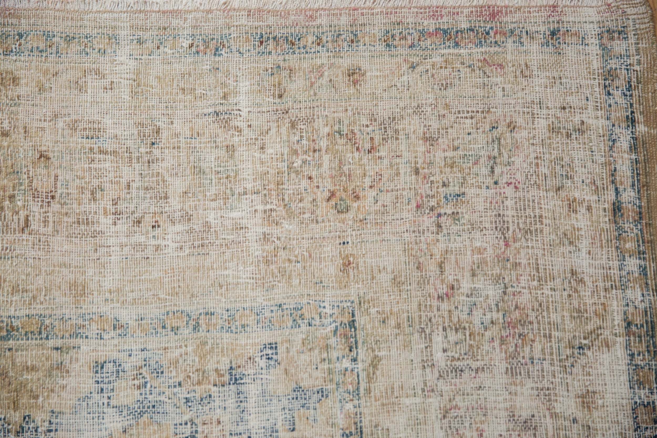 6.5x10.5 Vintage Distressed Meshed Carpet