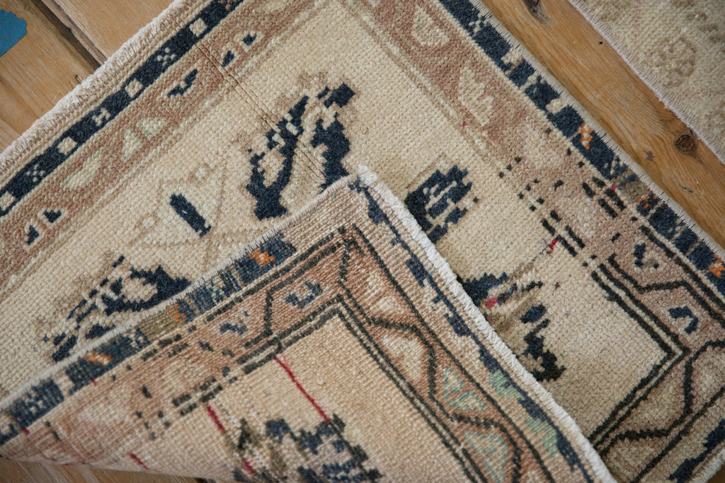 1.5x1.5 Vintage Distressed Oushak Square Rug Mat