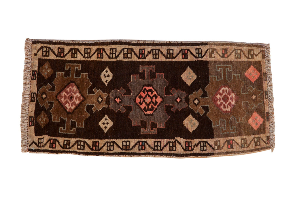 1.5x3 Vintage Distressed Kars Rug Mat