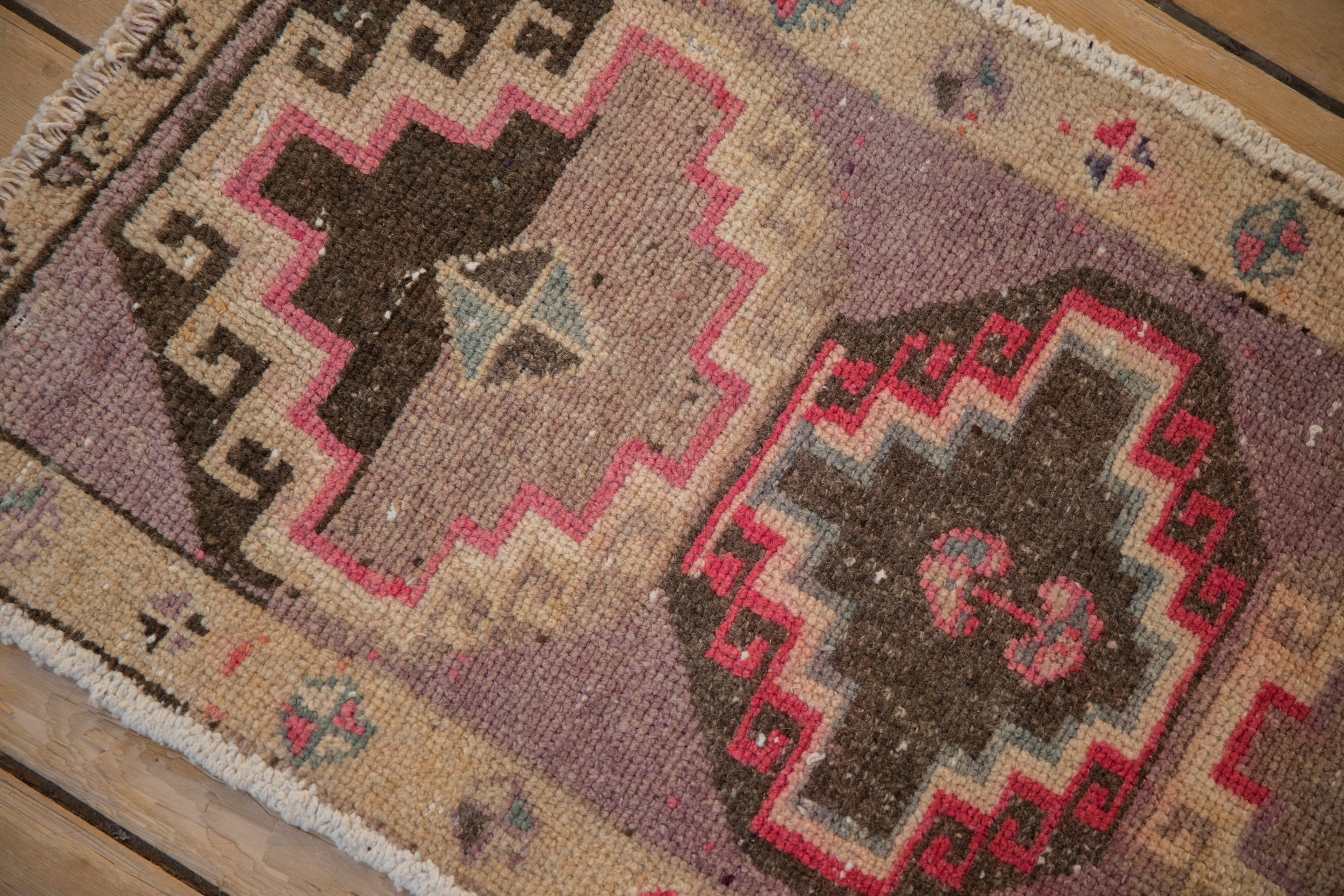 1.5x2.5 Vintage Distressed Kars Rug Mat