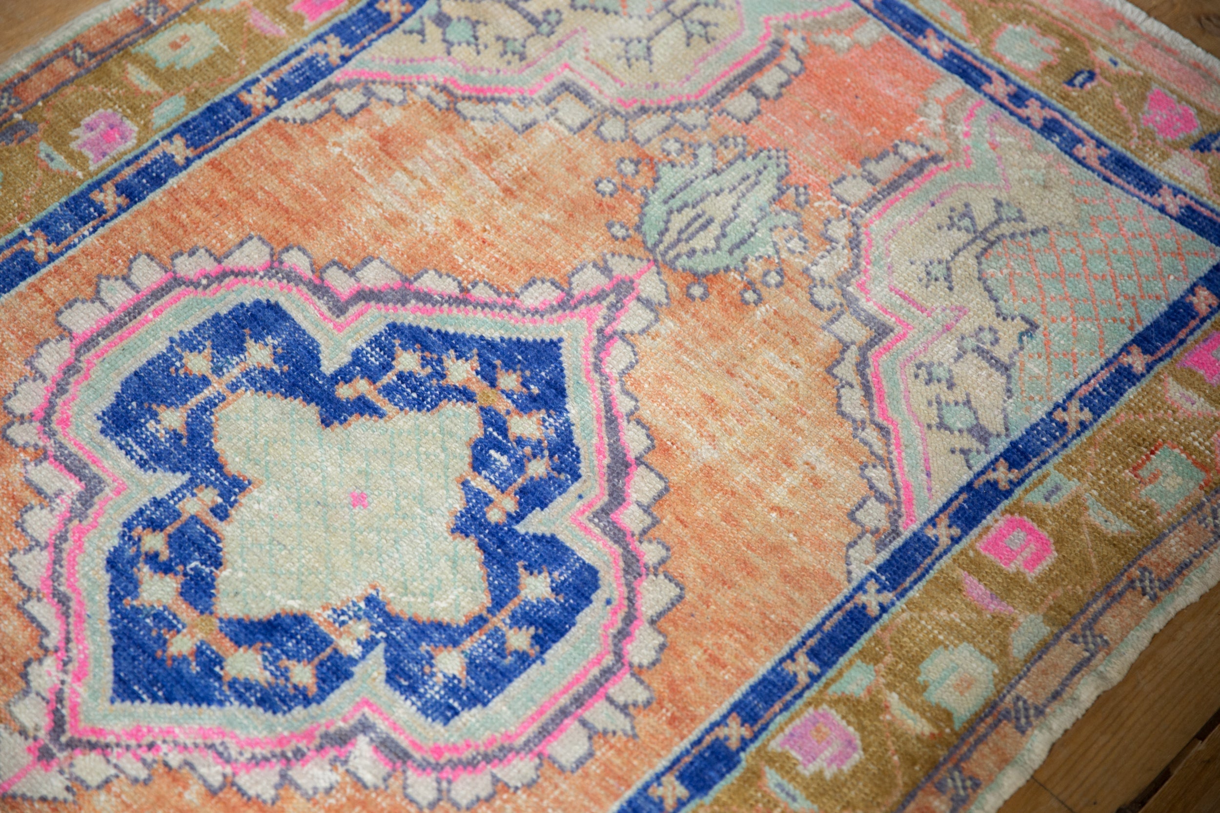 2.5x4.5 Vintage Distressed Oushak Rug