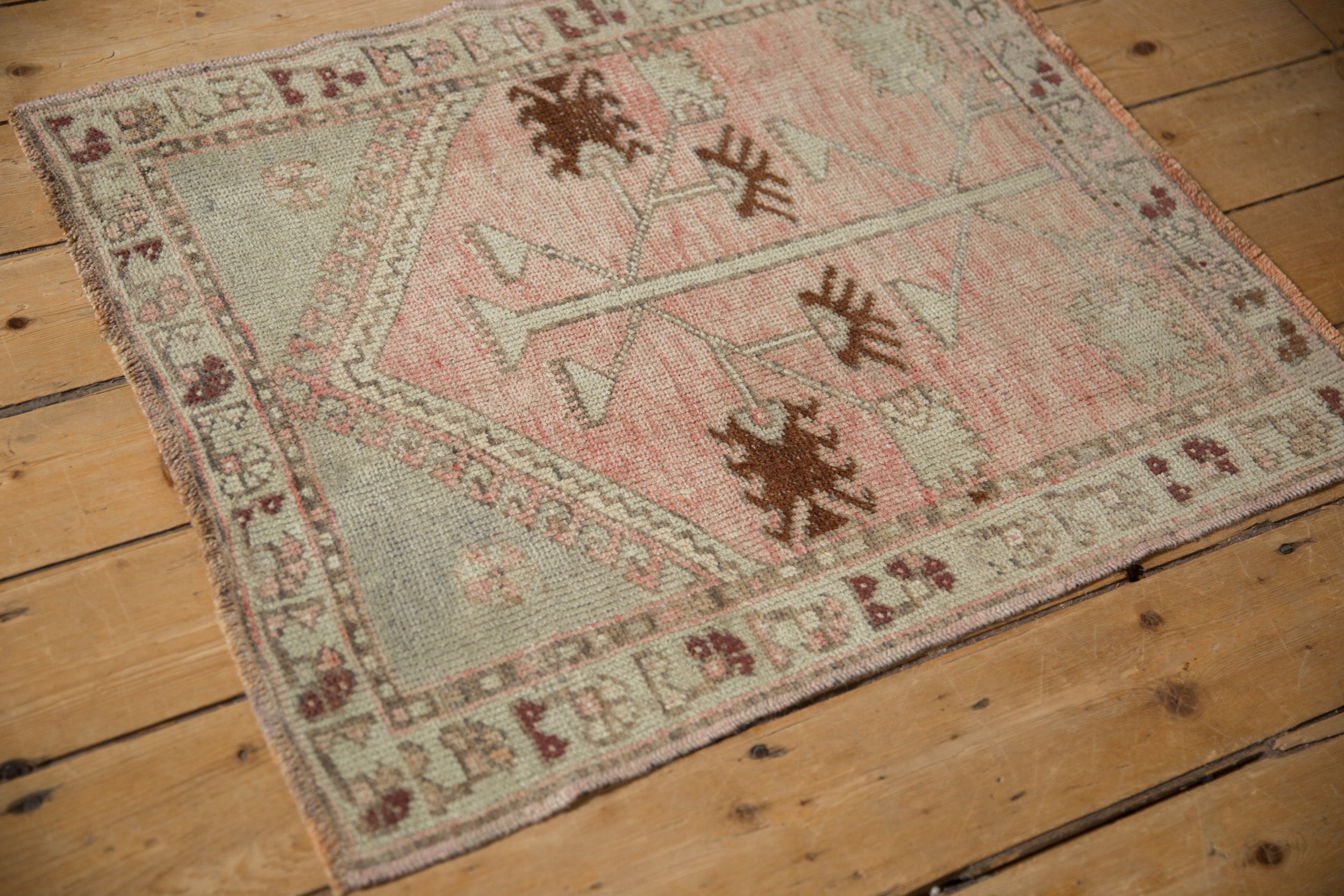 2.5x3 Vintage Distressed Oushak Square Rug