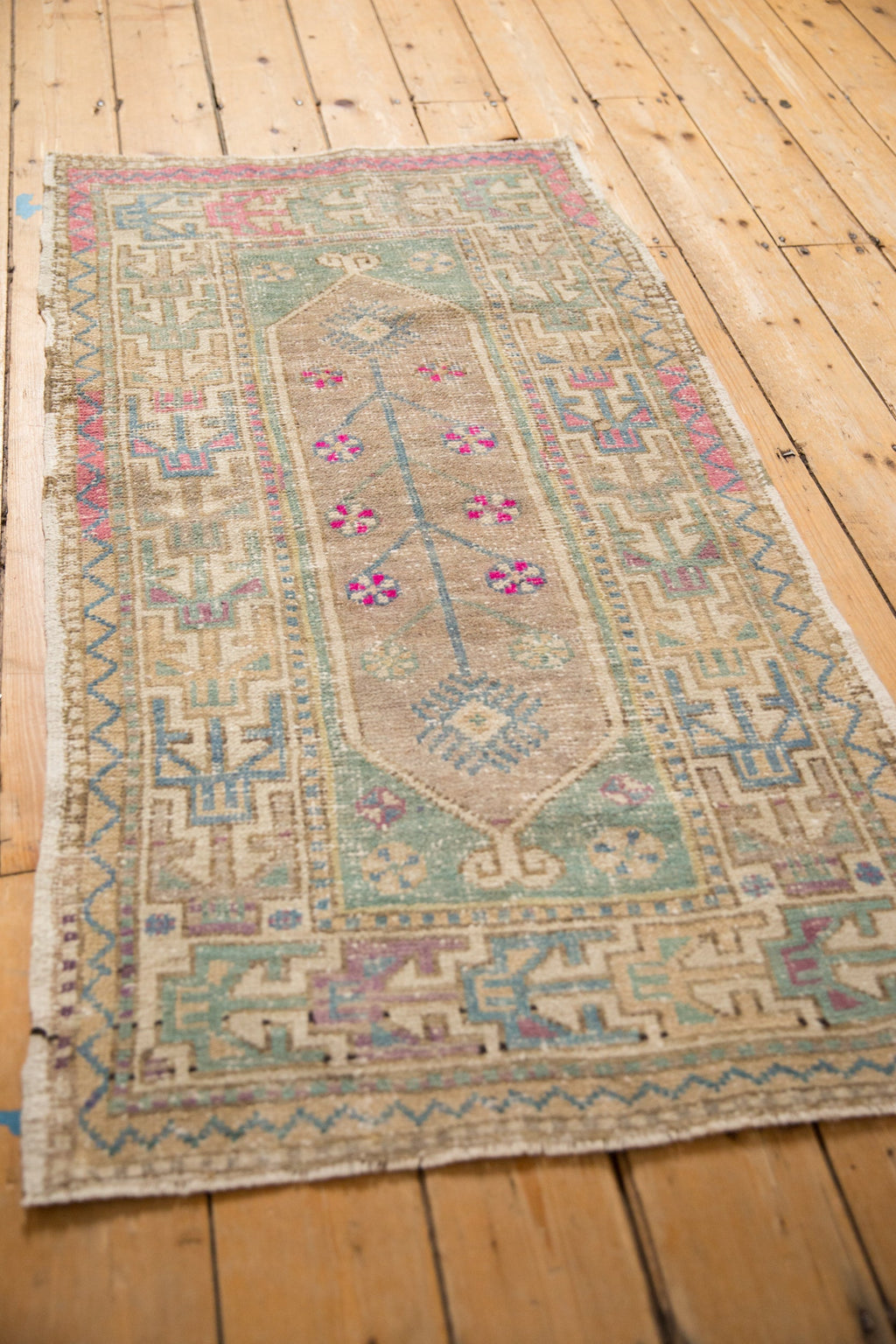 2.5x4.5 Vintage Distressed Oushak Rug