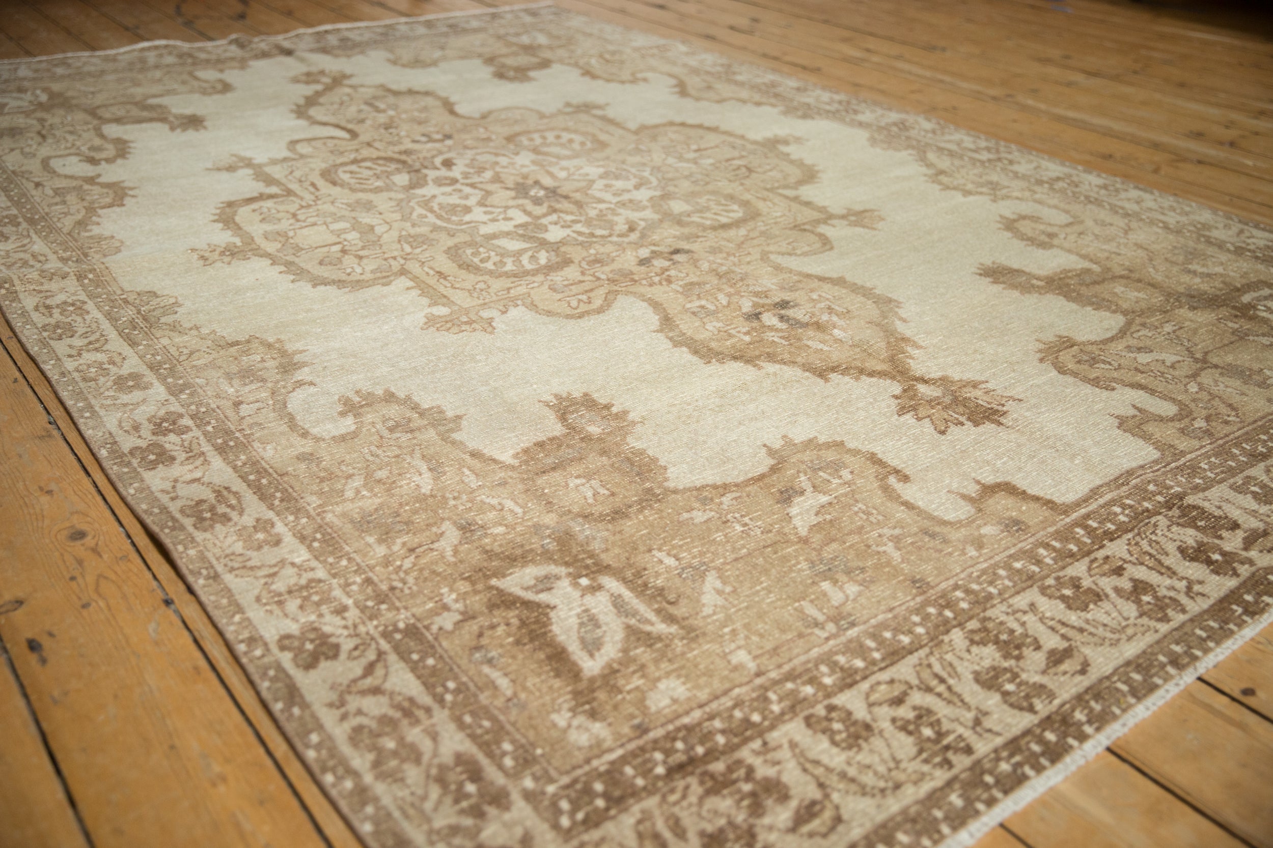 6x9 Vintage Distressed Kars Carpet