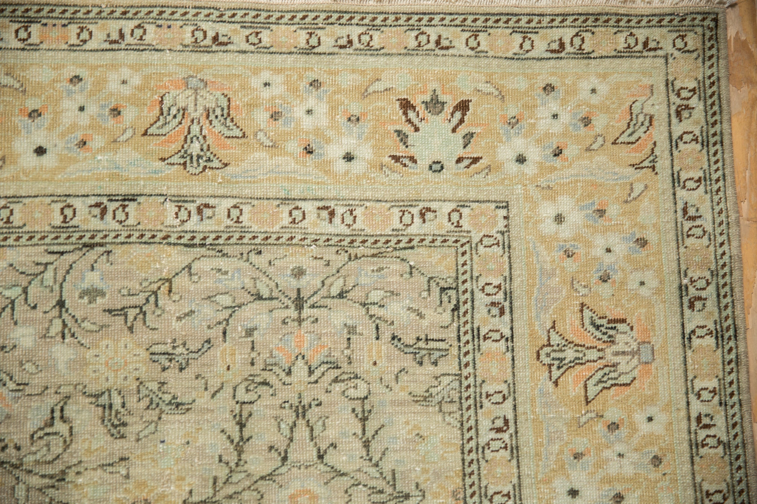 6.5x9.5 Vintage Distressed Sivas Carpet