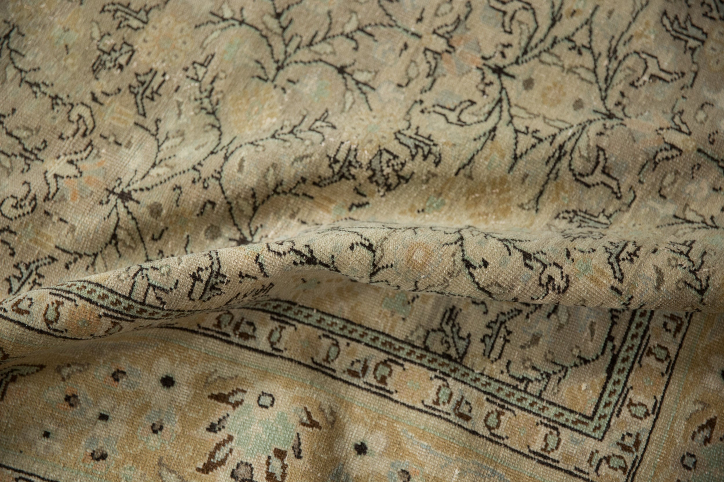 6.5x9.5 Vintage Distressed Sivas Carpet