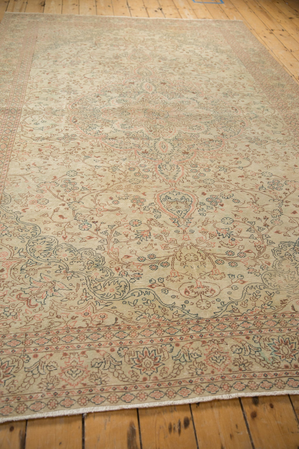 6.5x9.5 Vintage Distressed Sparta Carpet
