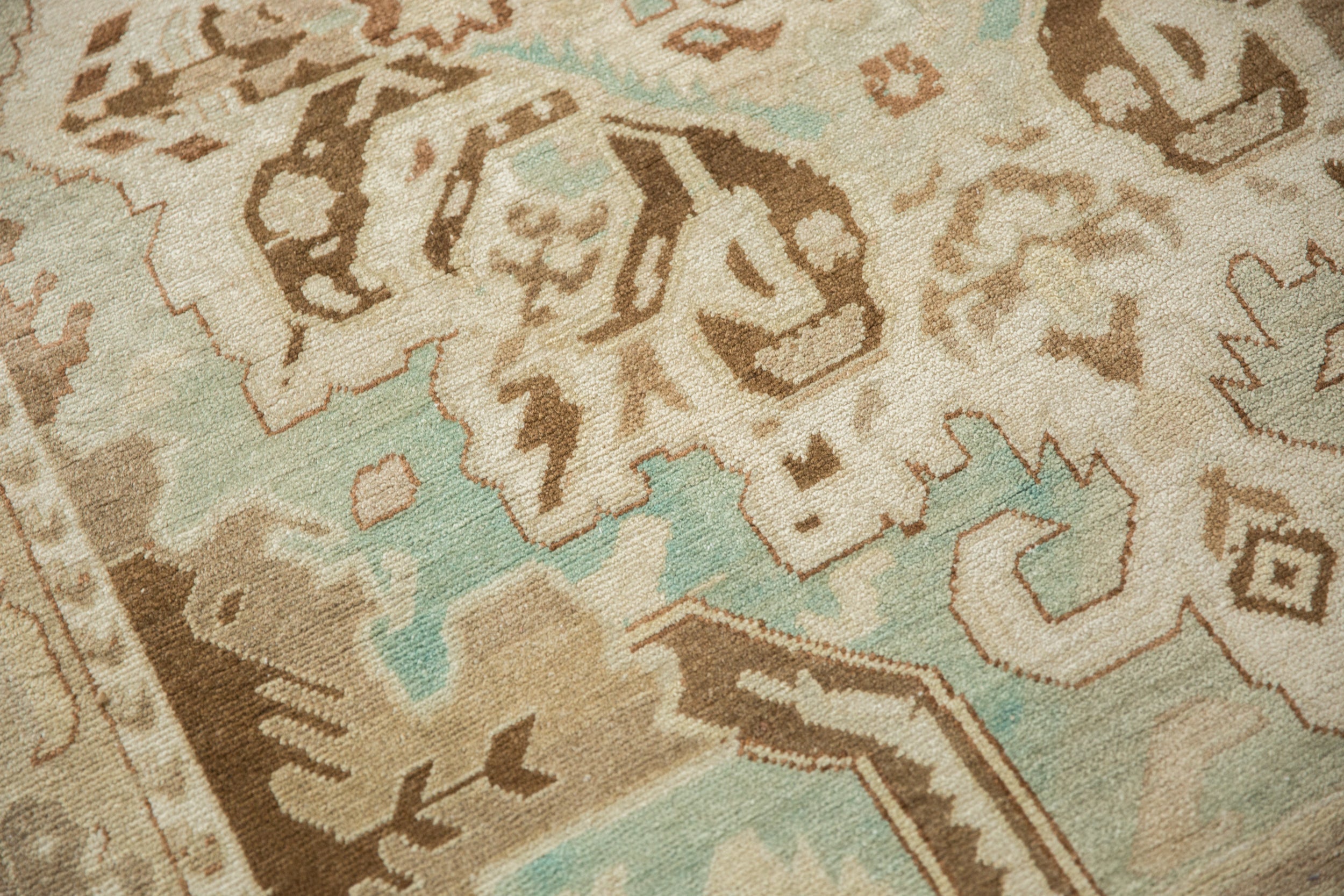 5.5x10 Vintage Distressed Sparta Carpet