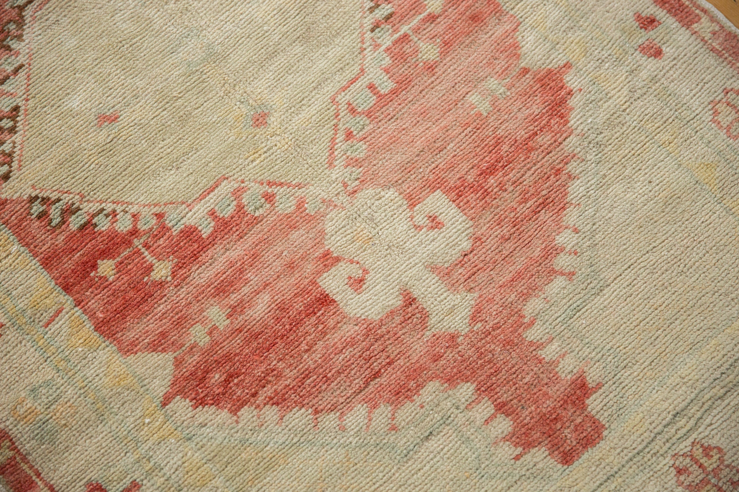 2.5x4.5 Vintage Distressed Oushak Rug