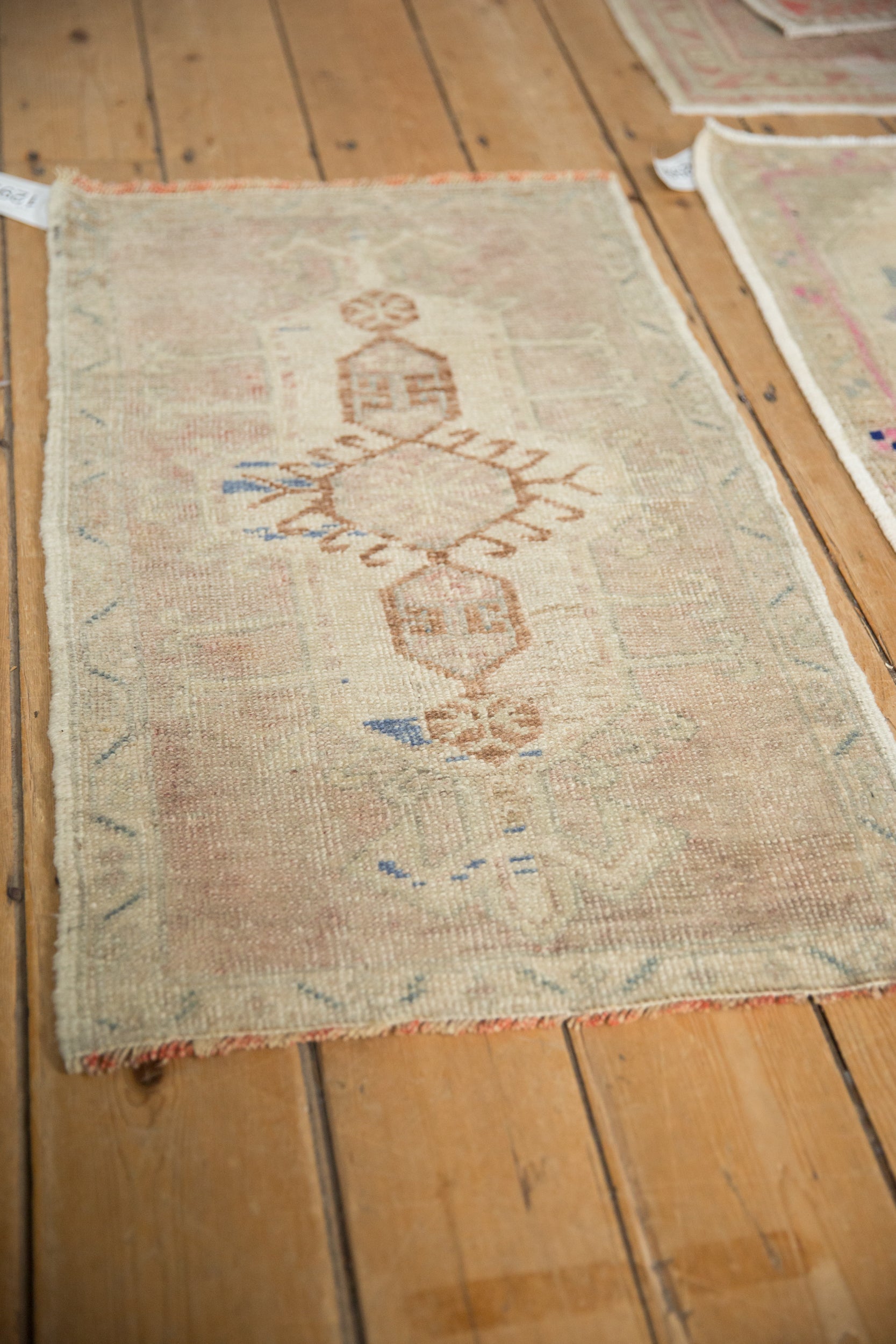1.5x3 Vintage Distressed Oushak Rug Mat
