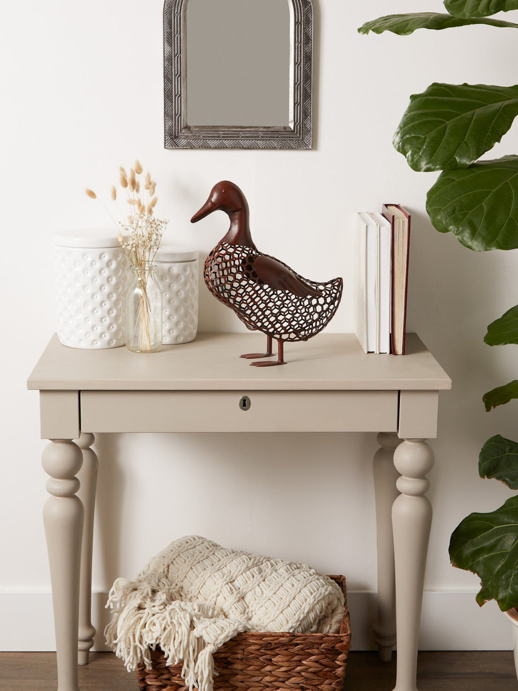 CHICKEN WIRE DUCK SCULPTURE