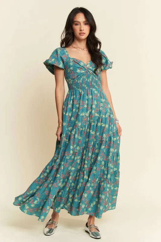 Davi & Dani Lightweight Sweetheart Neck Textured Tiered Maxi Dress