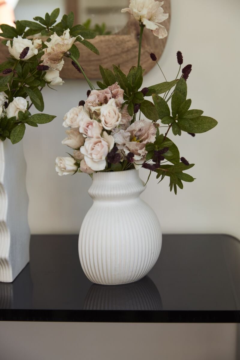 Amira Vase Bookend