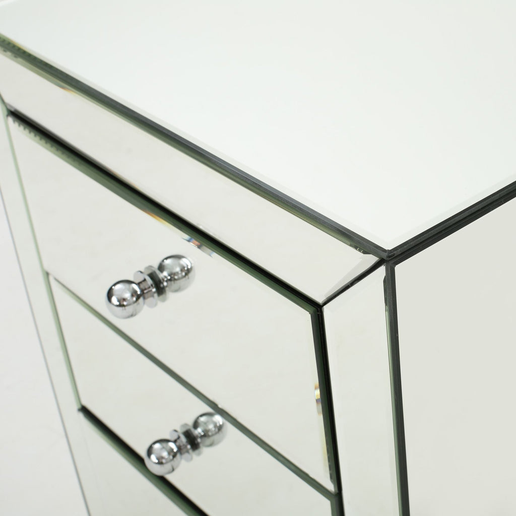 17.70'' Mirrored Nightstand, Silver Glass Nightstand With 3 Drawers, Small Bed Side Tables, Mirrored End Table, Bedside Accent Table Dresser Furniture For Bedroom, Living Room, Office