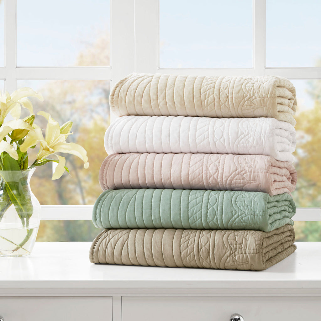 Oversized Quilted Throw with Scalloped Edges Seafoam 60x72'