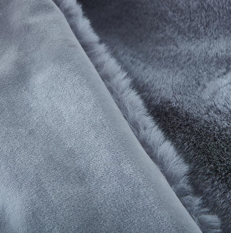Cassilda Luxury Chinchilla Faux Fur Throw Blanket (50' x 60')