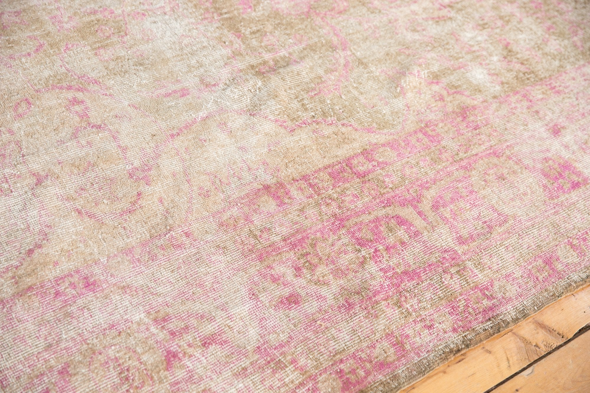 9.5x12.5 Vintage Distressed Sivas Carpet