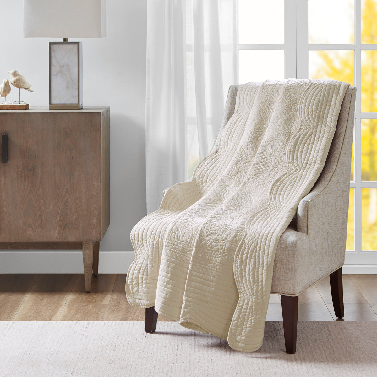 Oversized Quilted Throw with Scalloped Edges Cream 60x72'