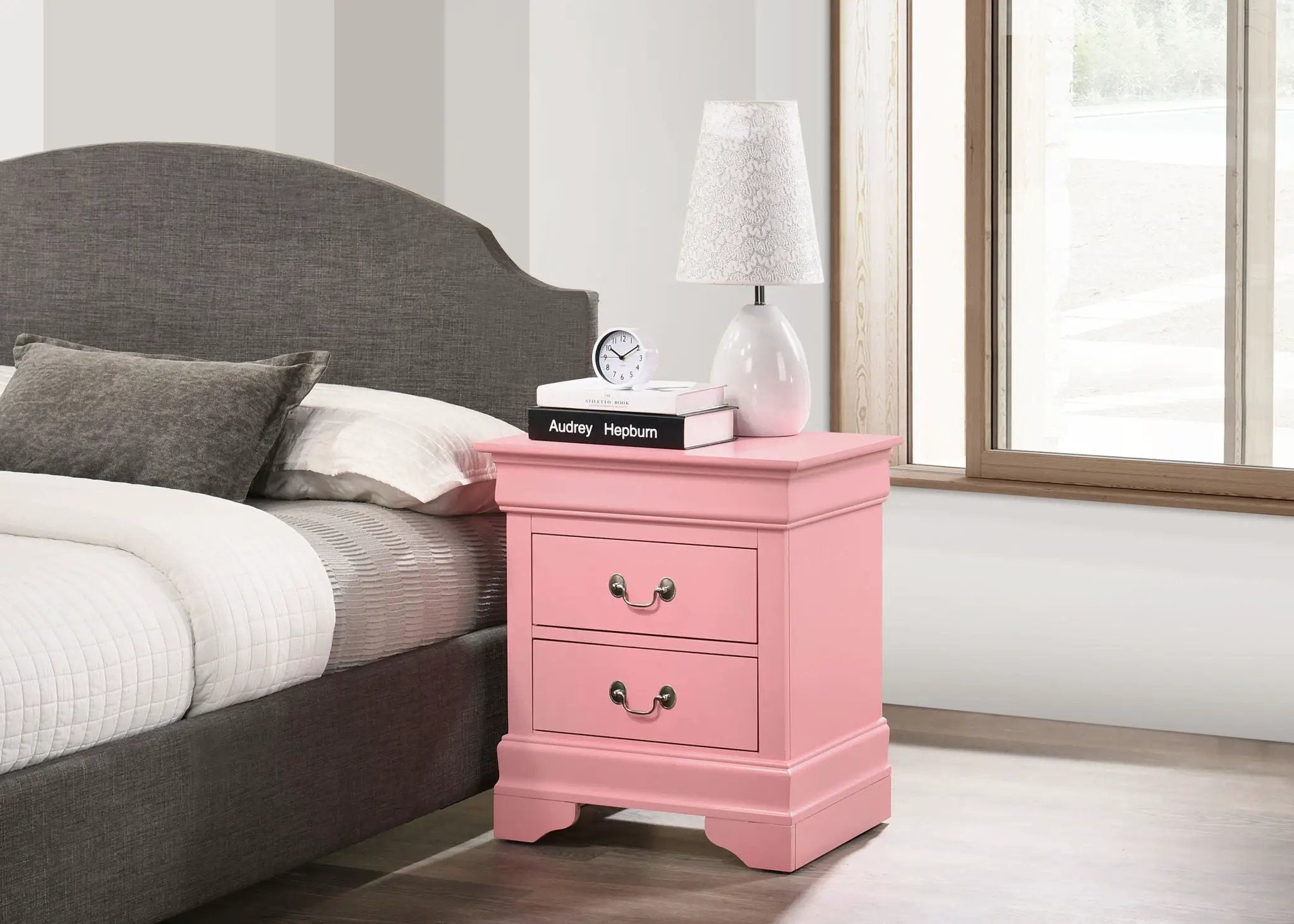 Traditional Style Design Nightstand