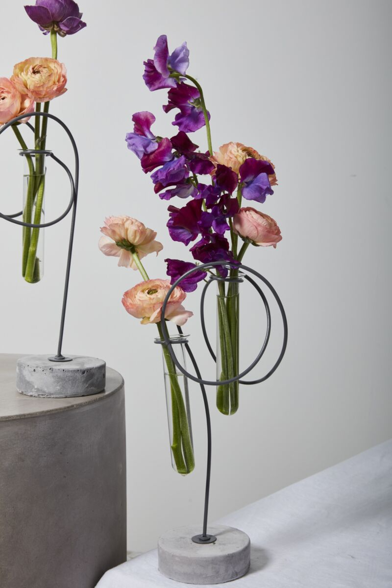 Zenith Loop Stand Vase