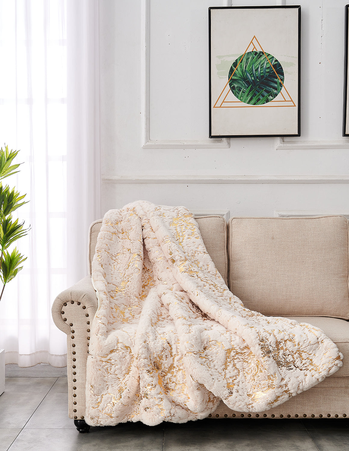 Luxury Chinchilla Faux Fur Gilded Beige Throw Blanket (50' x 60')