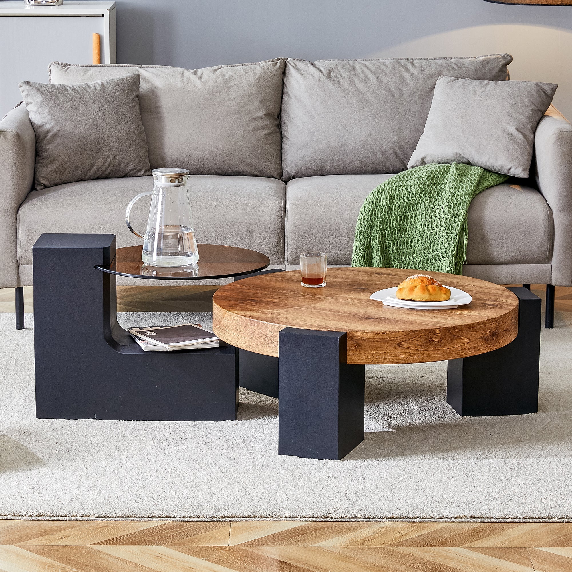 The detachable double-decker coffee table, the stylish design is more precious, and the detachable design can make the use of space more flexible and suitable for various scenes.