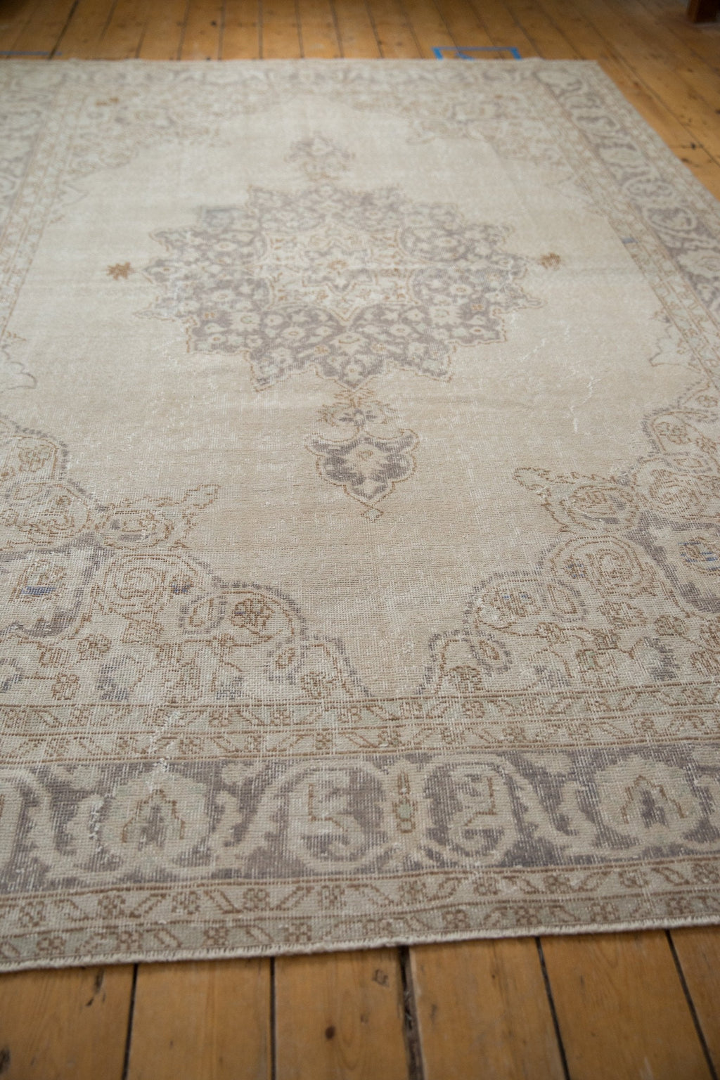 6.5x10 Vintage Distressed Sparta Carpet