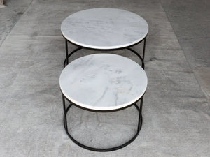 Villohome Carrara white marble nesting coffee tables, round set of 2 with polished tops and black metal frames.