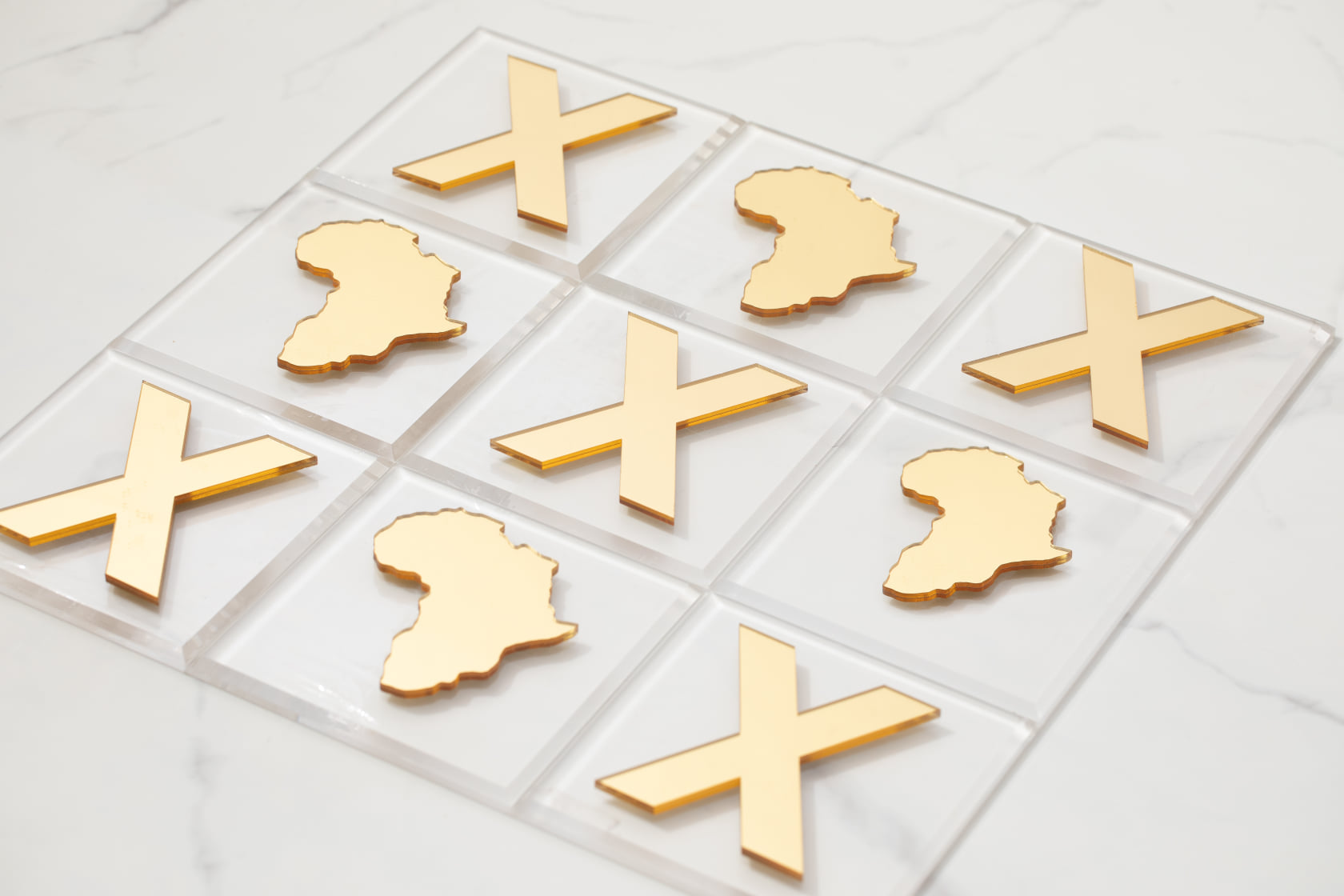 Africa Luxury Tic Tac Toe Game Board – Acrylic Coffee Table Décor