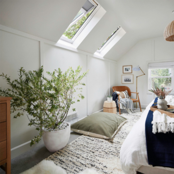 VELUX Solar Powered Venting Deck Mount Skylight - White Solar Powered Shade