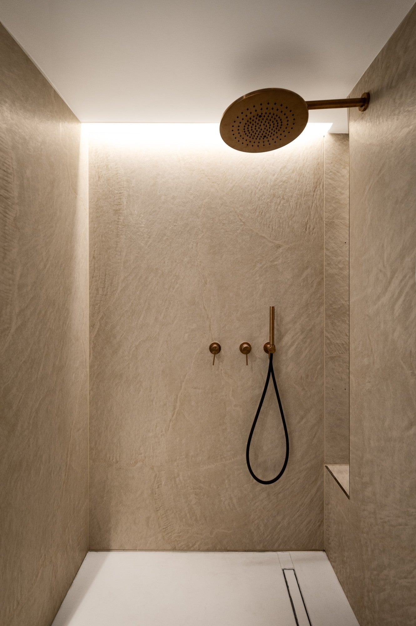 Aeris Dekton