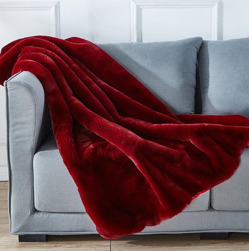 Cassilda Luxury Chinchilla Faux Fur Throw Blanket (50' x 60')