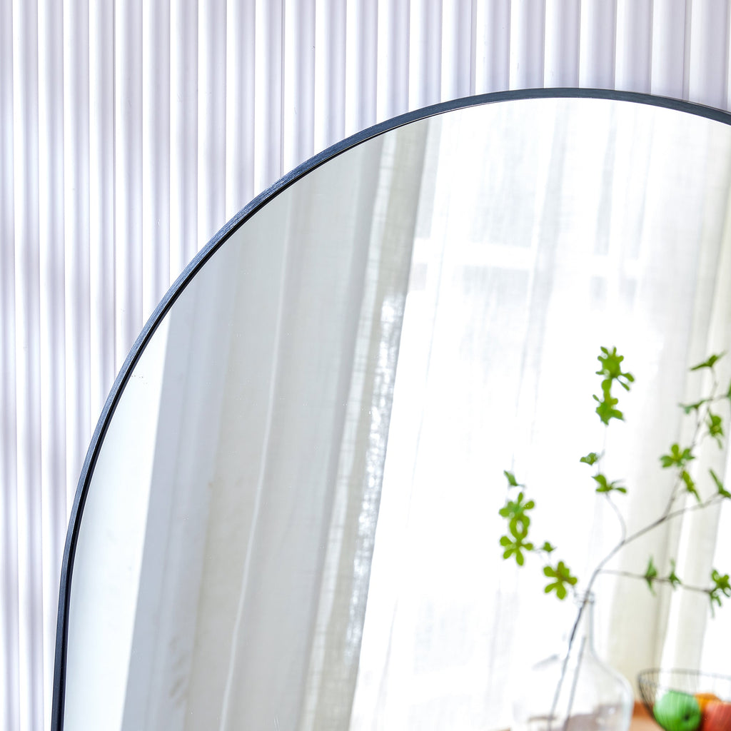The 4th generation floor standing full-length rearview mirror. Black metal framed arched wall mirror, bathroom makeup mirror, floor standing mirror with bracket. Black 71 "* 31"  AM
