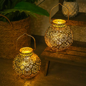 Set of 2 Moroccan-style metal table lamps, battery-operated, brass finish, by JHY DESIGN.