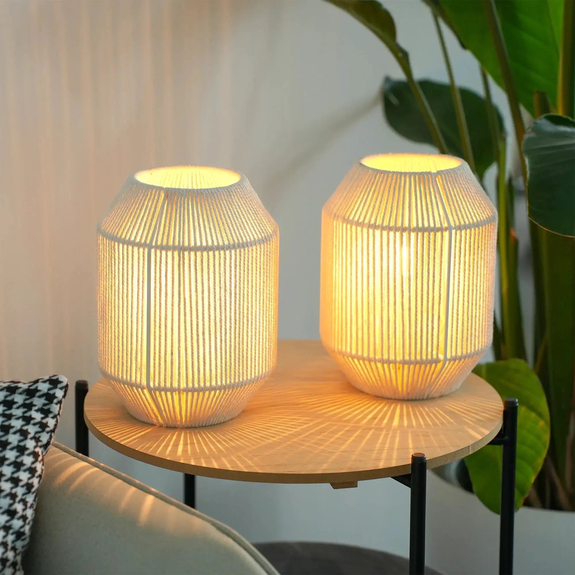 Set of 2 woven lamp shade table lamps, battery operated, by JHY DESIGN, warm ambient light