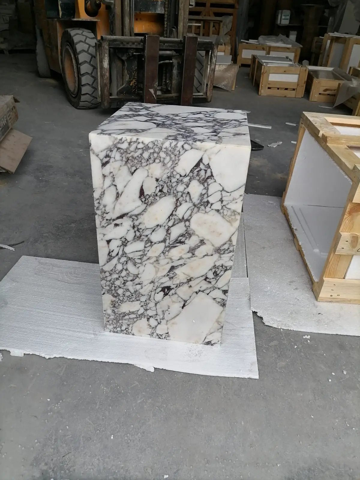 Villohome Calacatta Viola marble cube end table, polished white with gray veining, 14x14x24 in.