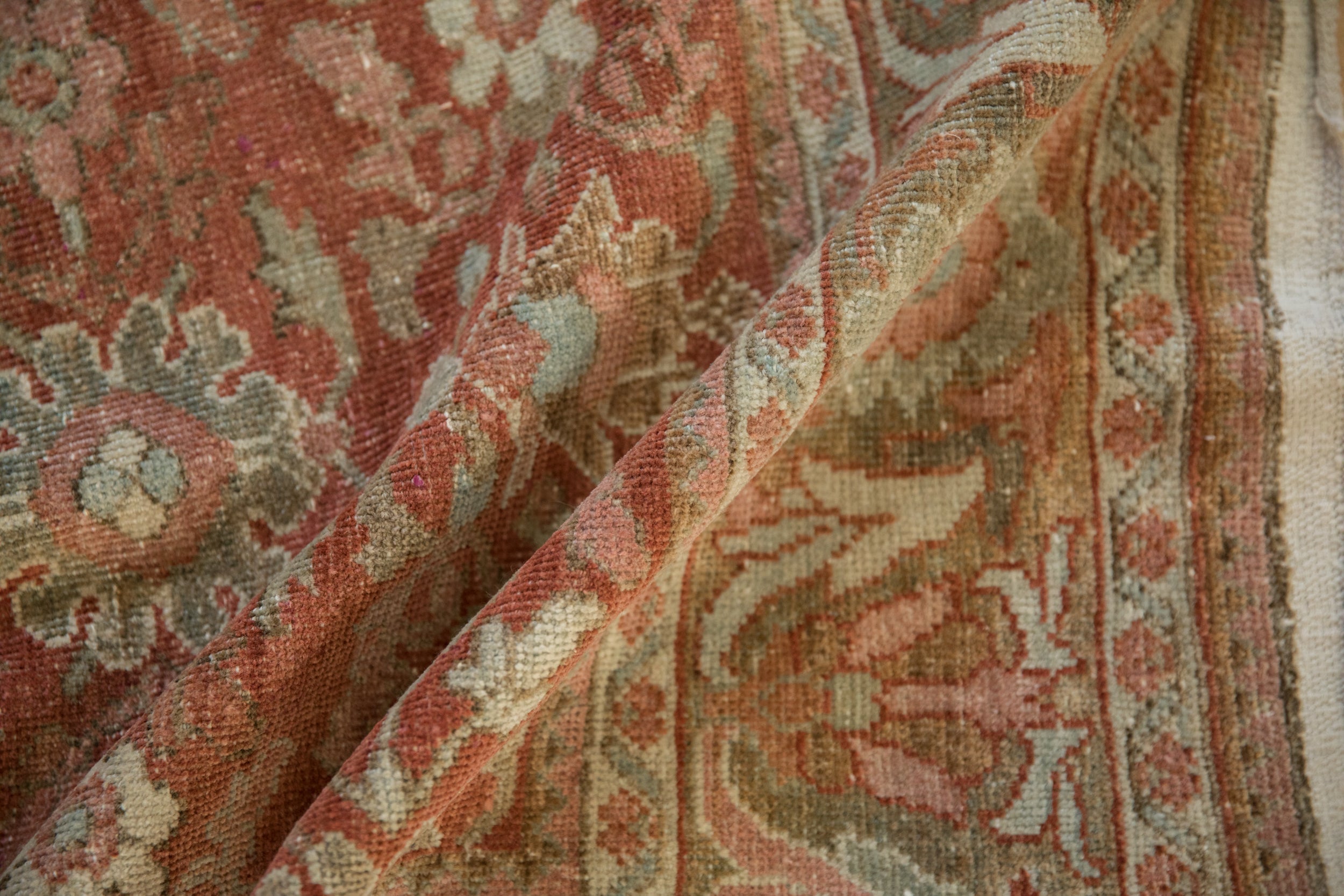 5.5x10 Vintage Distressed Mahal Carpet