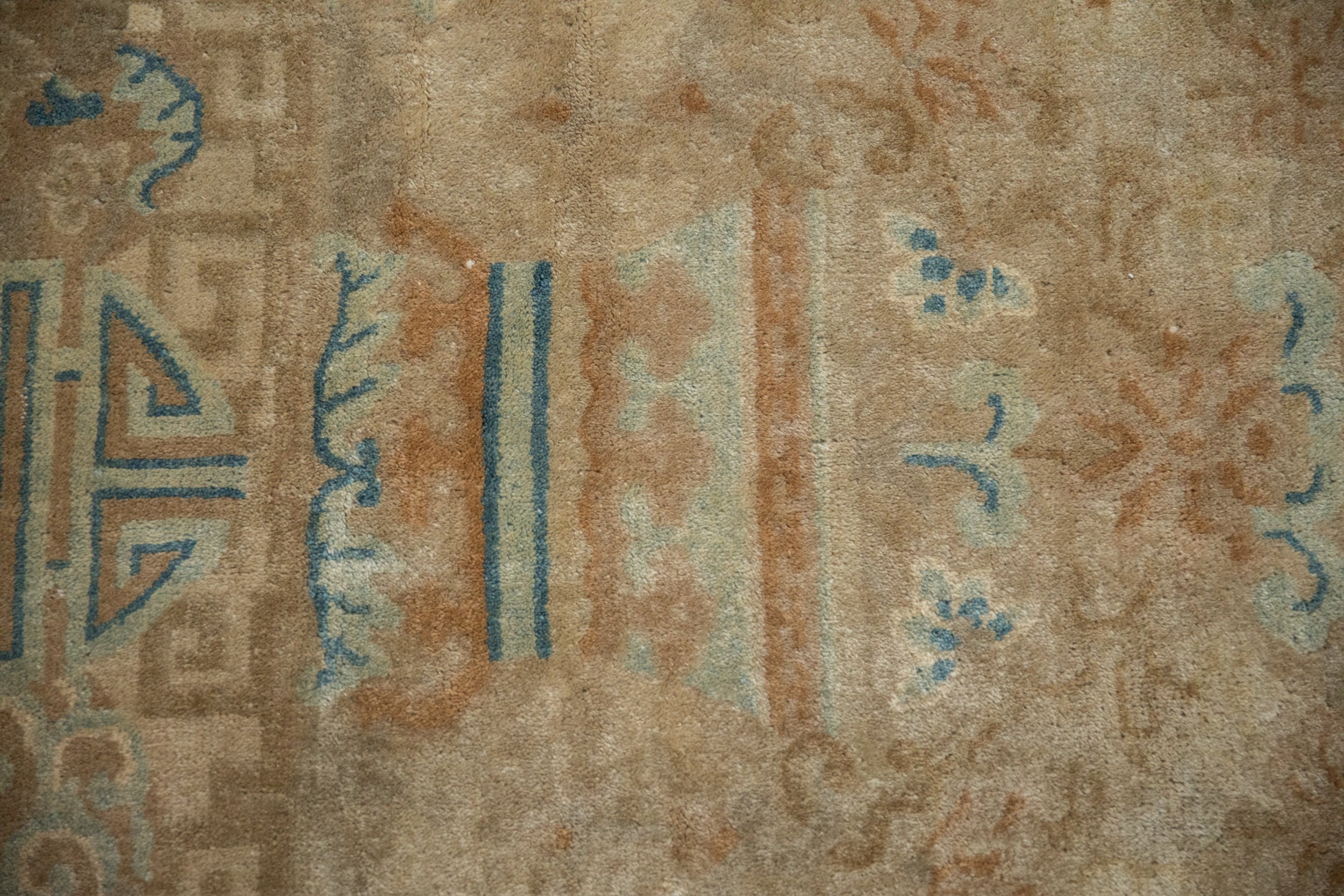 8x9.5 Antique Art Deco Carpet