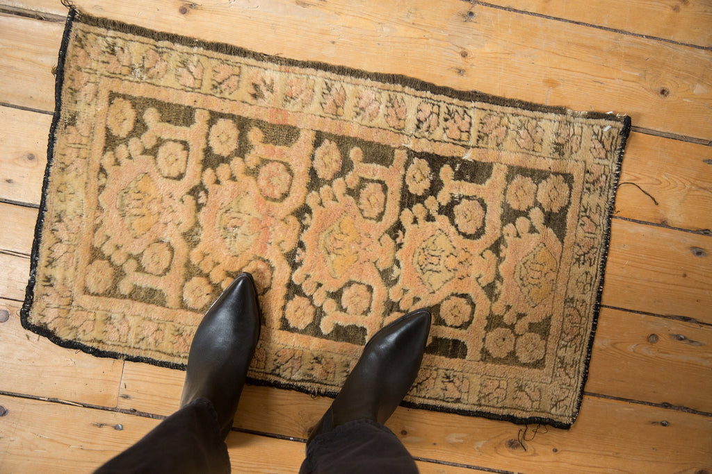 1.5x3 Vintage Distressed Fragment Kars Rug Mat
