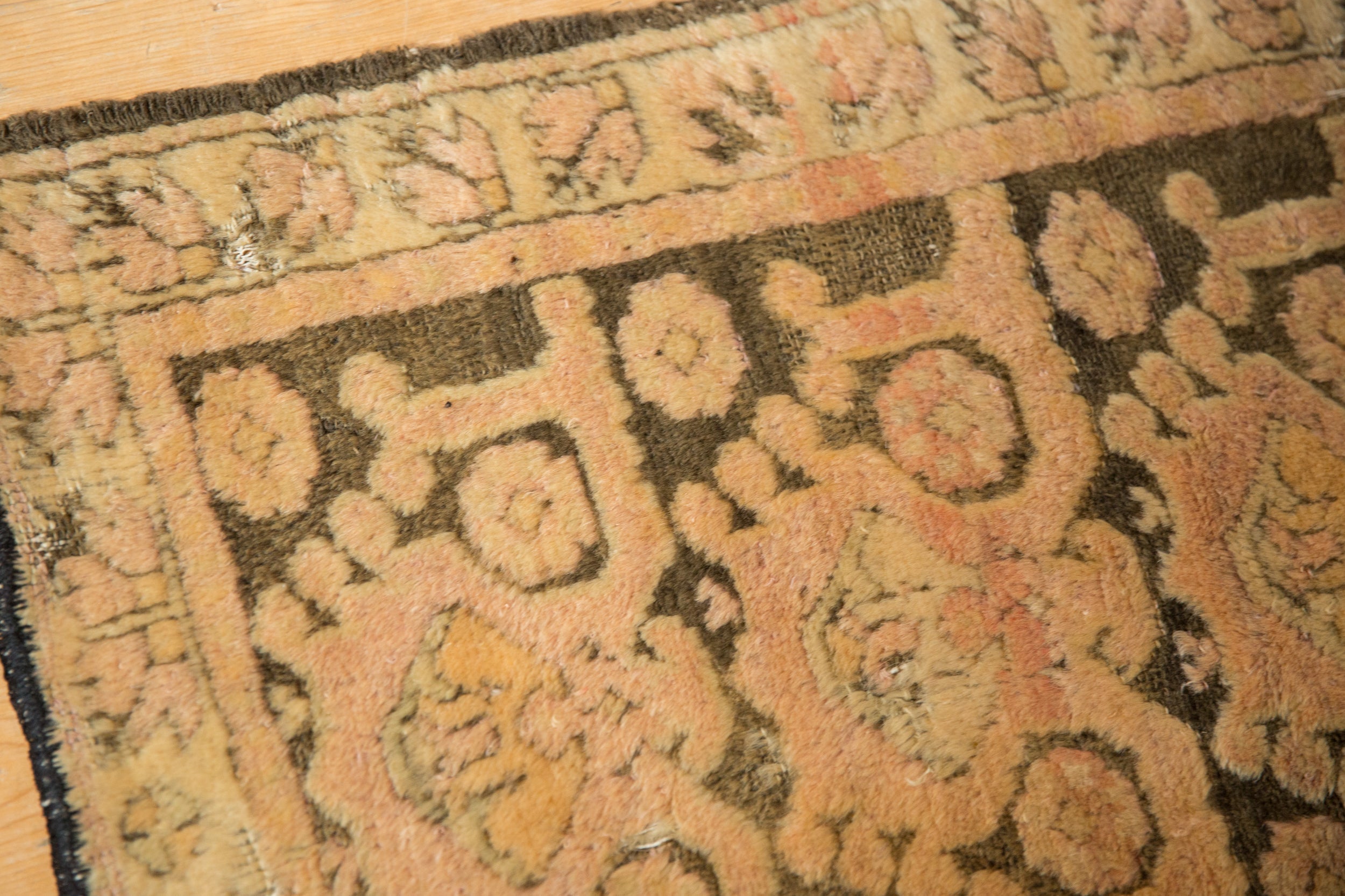 1.5x3 Vintage Distressed Fragment Kars Rug Mat