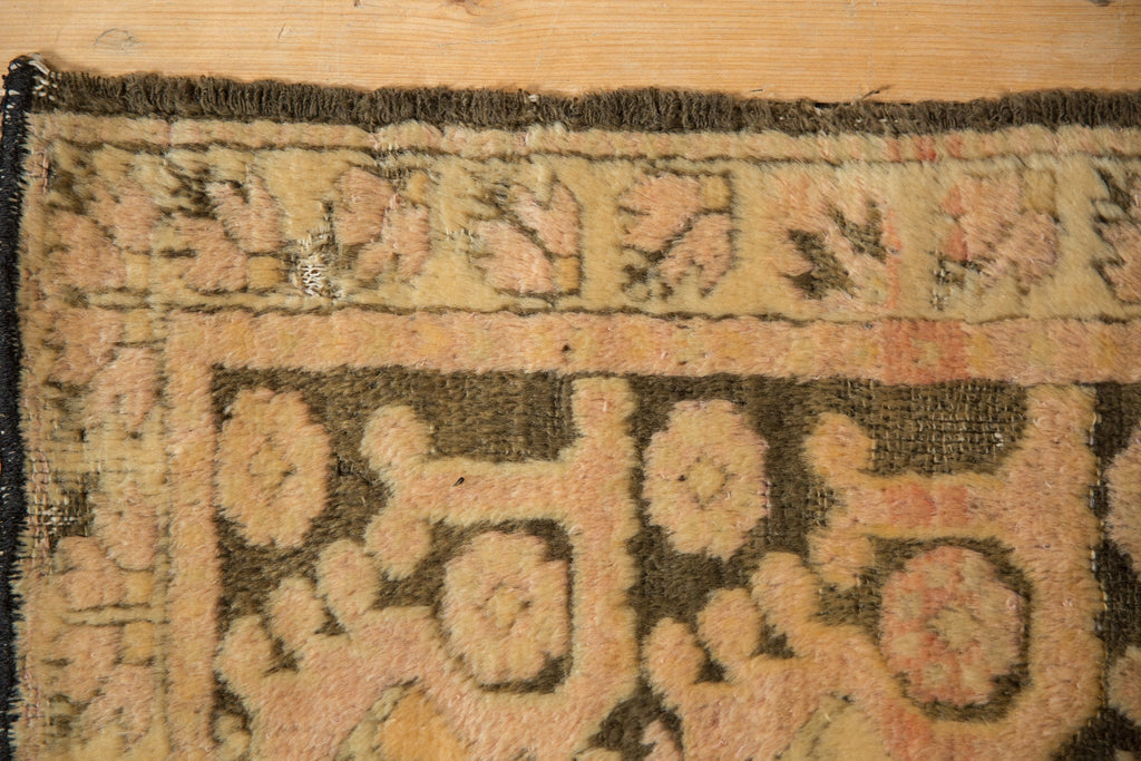 1.5x3 Vintage Distressed Fragment Kars Rug Mat