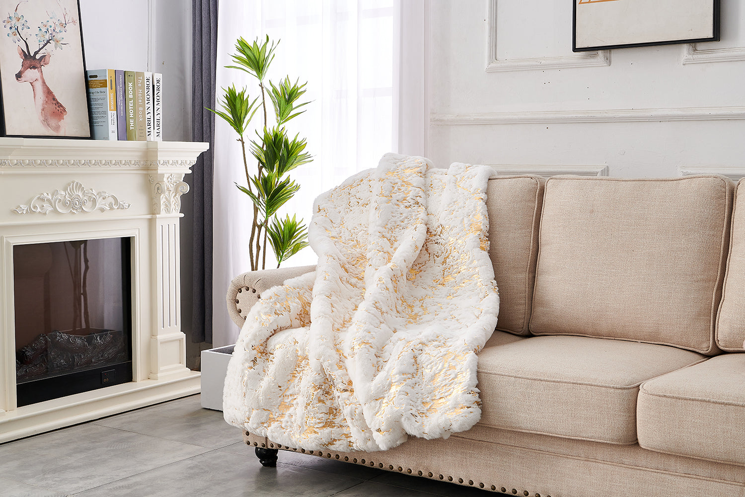 Luxury Chinchilla Faux Fur Gilded White Throw Blanket (60' x 80')