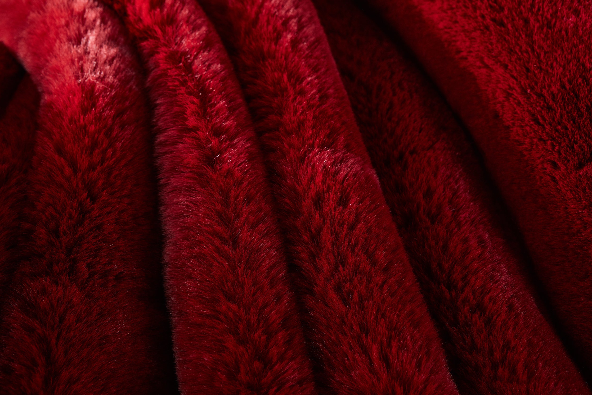 Cassilda Luxury Chinchilla Faux Fur Throw Blanket (50' x 60')
