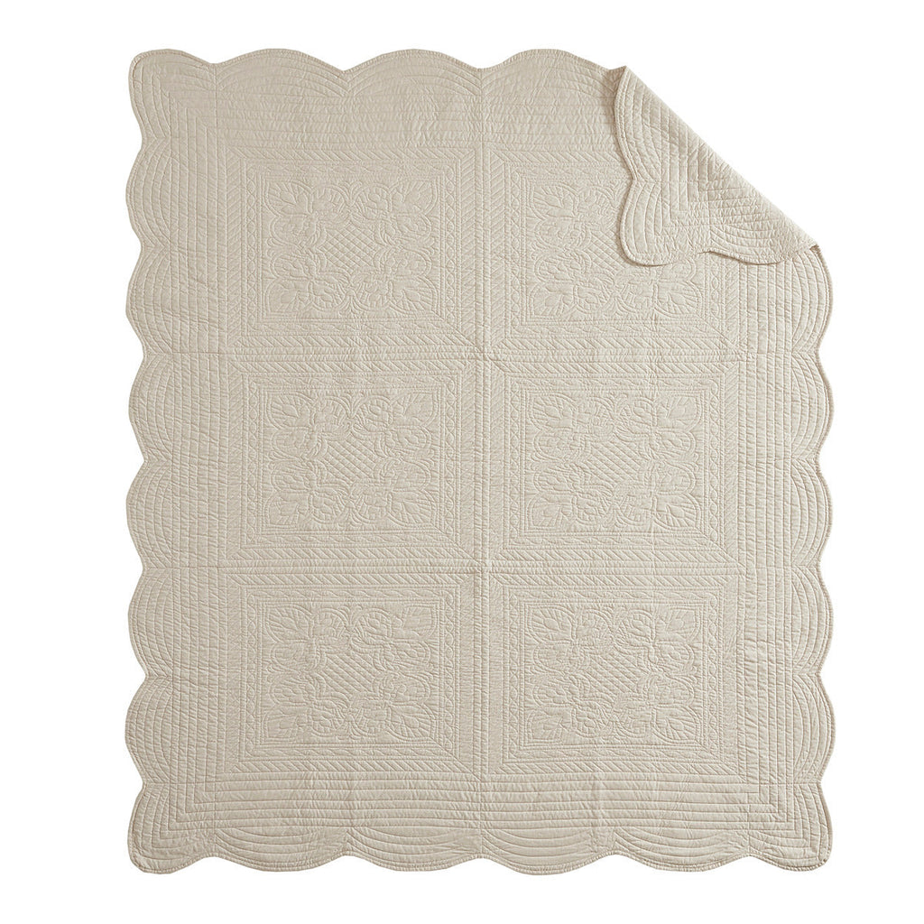 Oversized Quilted Throw with Scalloped Edges Cream 60x72'