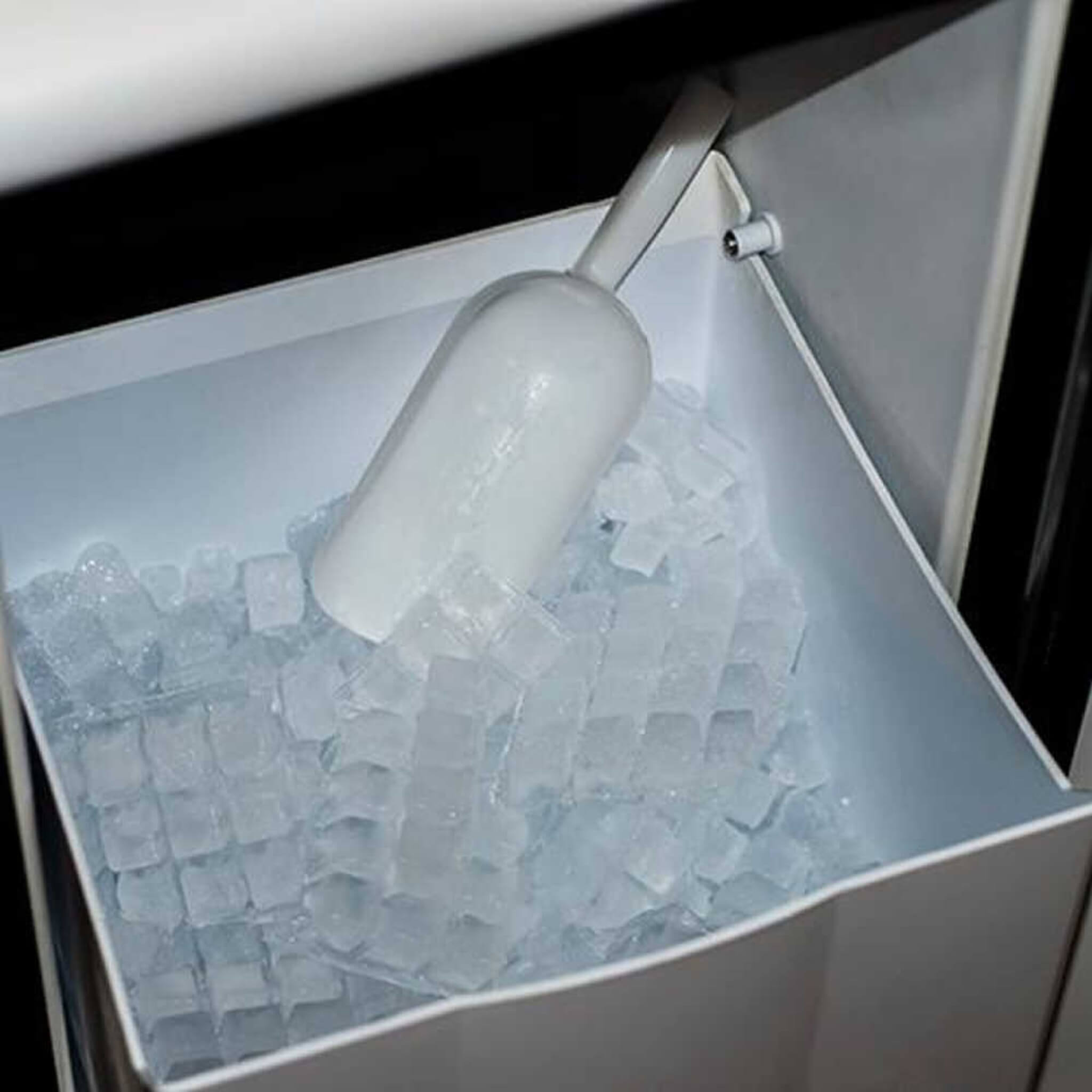 Edgestar 15" Outdoor Undercounter Ice Maker W/ 50 LBS Daily Ice Production (SAK84720)