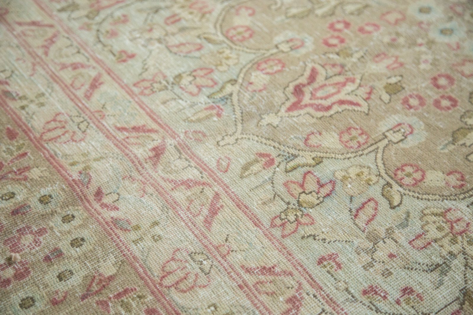 9x12.5 Vintage Distressed Meshed Carpet