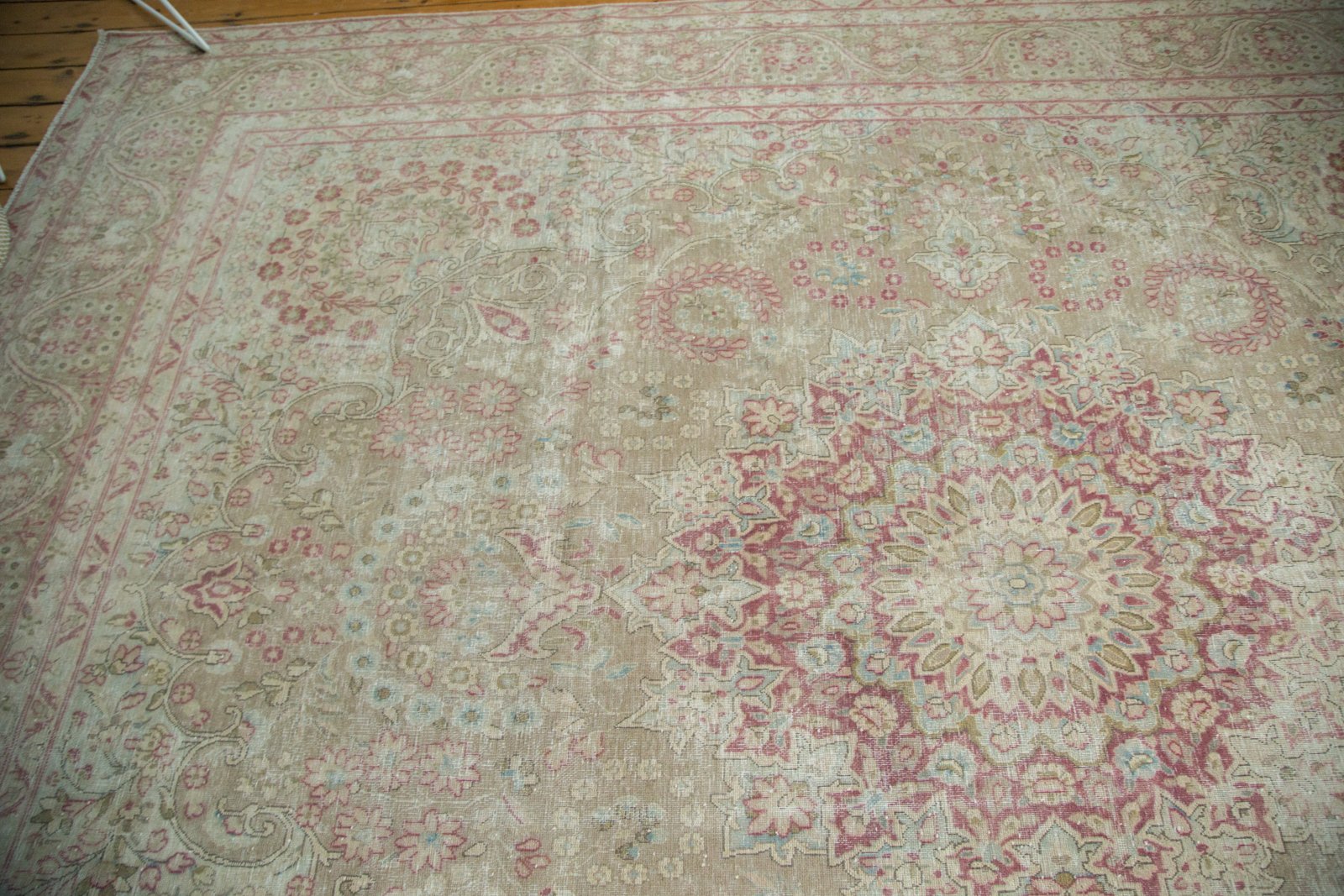 9x12.5 Vintage Distressed Meshed Carpet